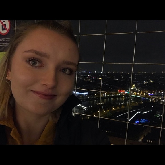 Meet your Posher, Emily - Picture 4 of 4